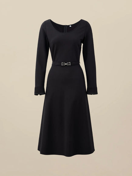 Amoretu Round Neck Fitted Belted Dress