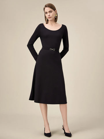 Amoretu Round Neck Fitted Belted Dress