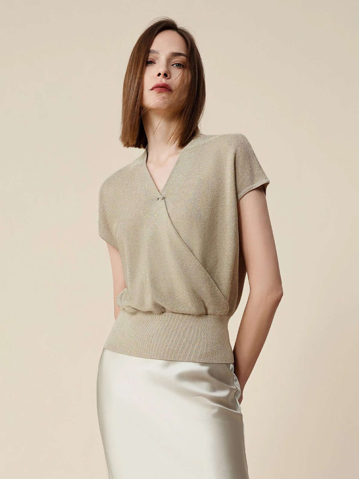 Amoretu Gold Silver Yarn Short-sleeved Surplice Top